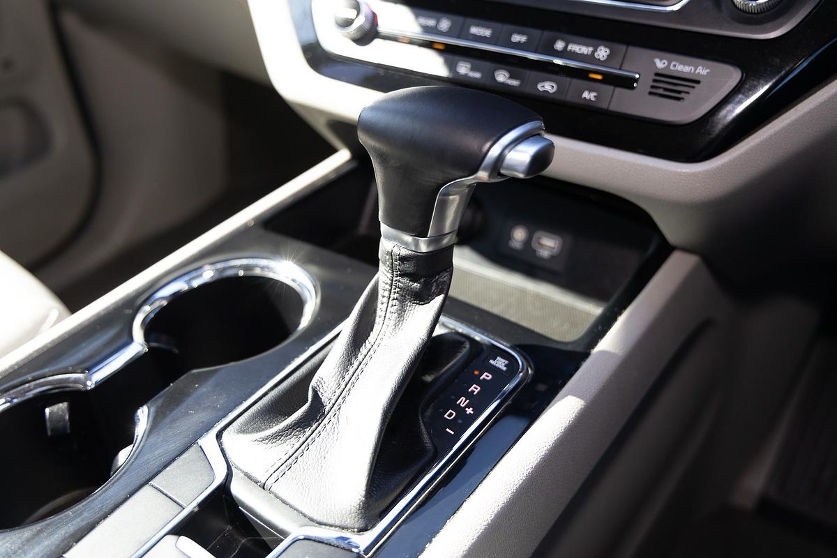 2018 Kia Carnival Si YP