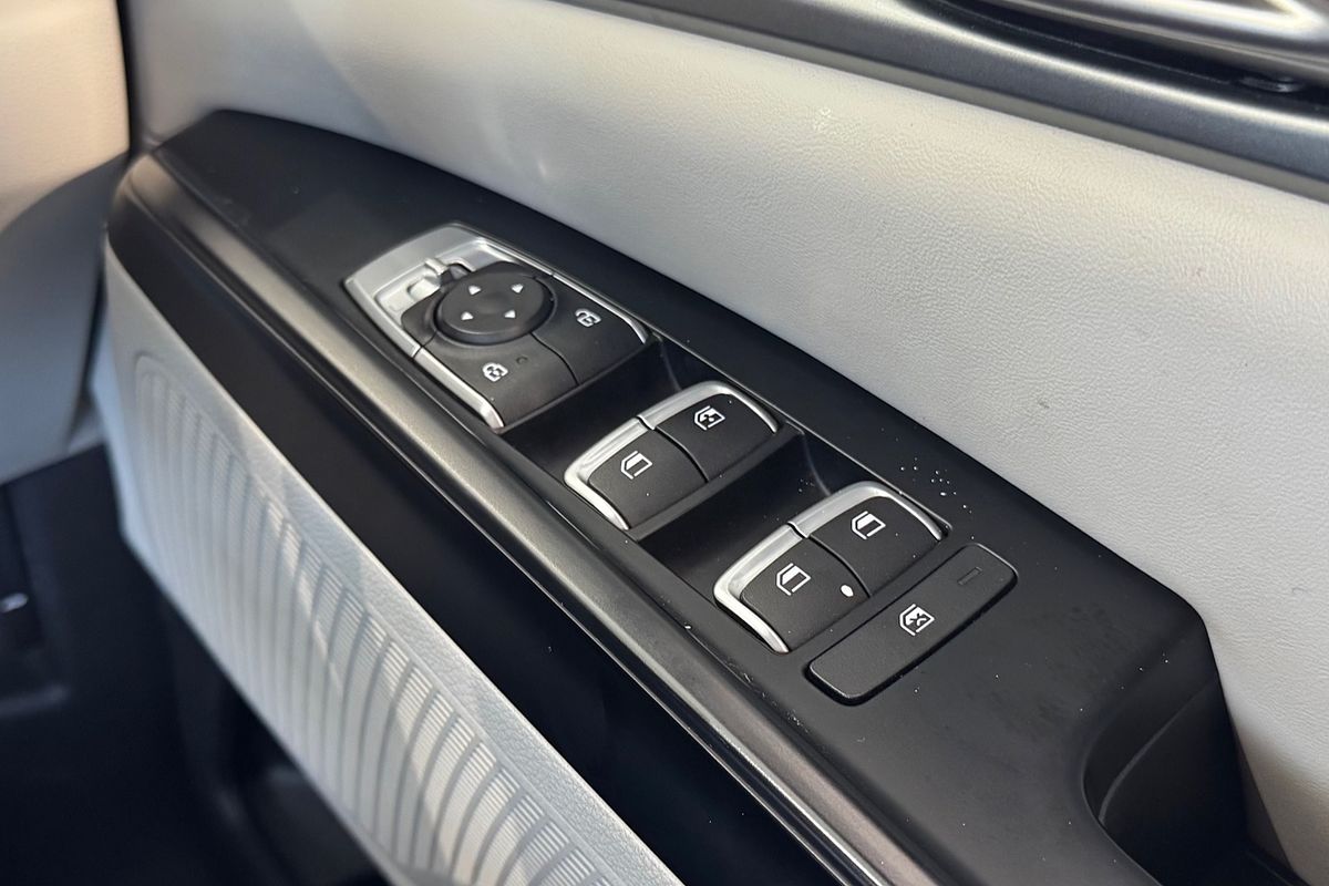 2023 Kia Carnival S KA4