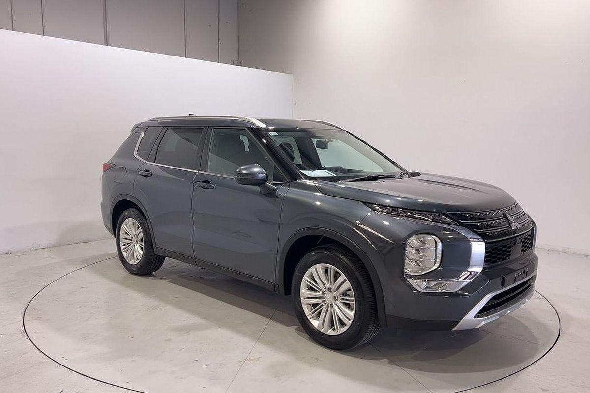 2024 Mitsubishi Outlander LS ZM