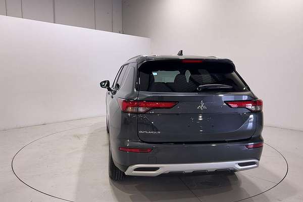 2024 Mitsubishi Outlander LS ZM
