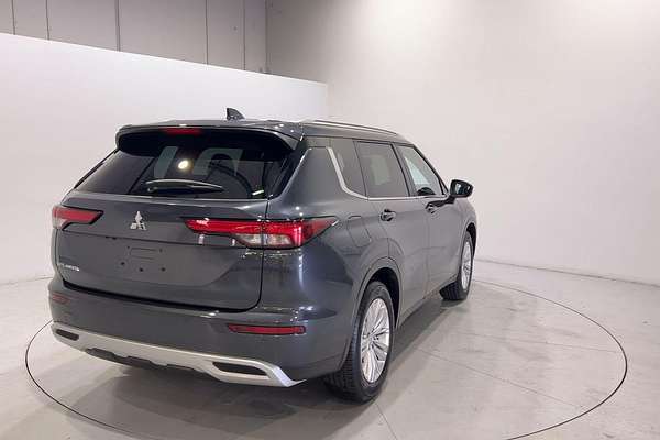 2024 Mitsubishi Outlander LS ZM
