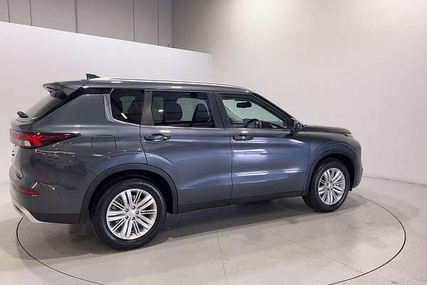 2024 Mitsubishi Outlander LS ZM