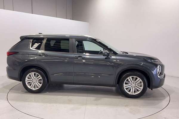 2024 Mitsubishi Outlander LS ZM