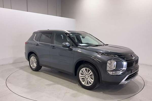 2024 Mitsubishi Outlander LS ZM