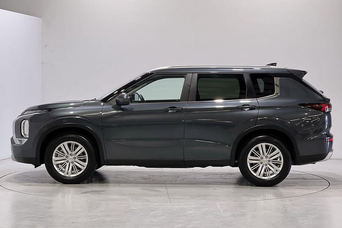 2024 Mitsubishi Outlander LS ZM