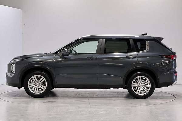 2024 Mitsubishi Outlander LS ZM