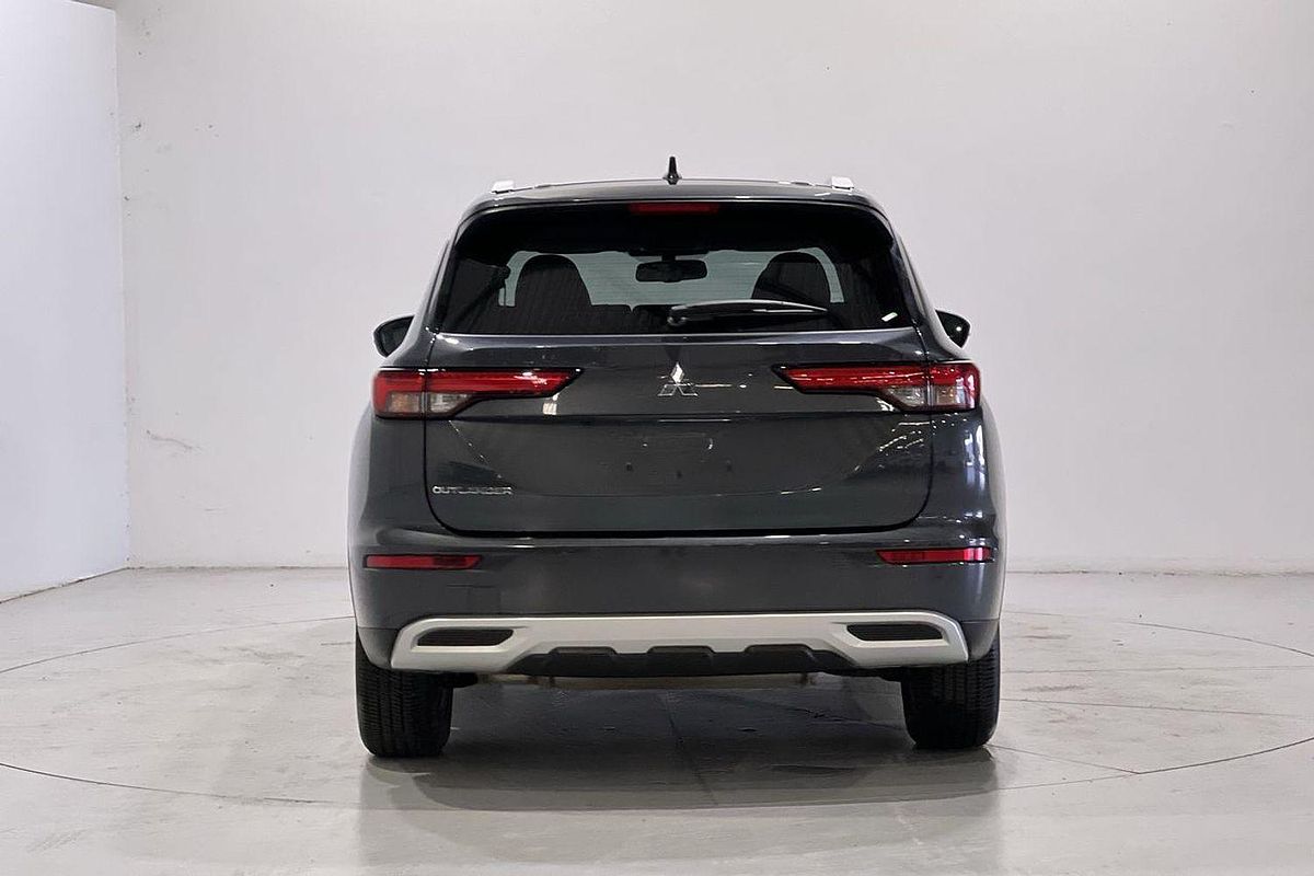 2024 Mitsubishi Outlander LS ZM