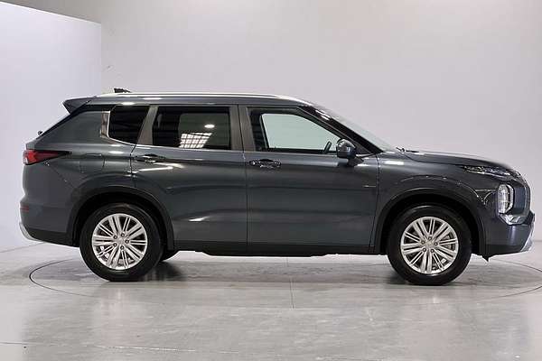 2024 Mitsubishi Outlander LS ZM