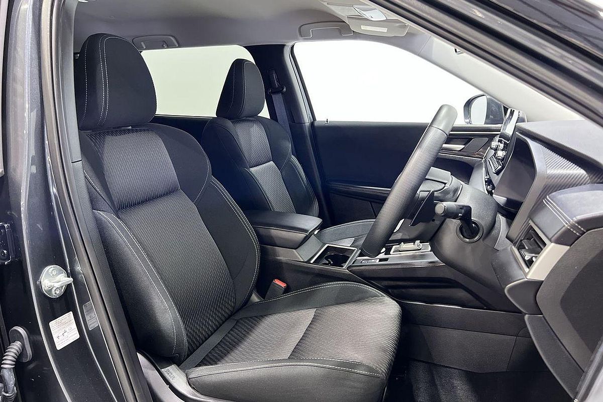 2024 Mitsubishi Outlander LS ZM