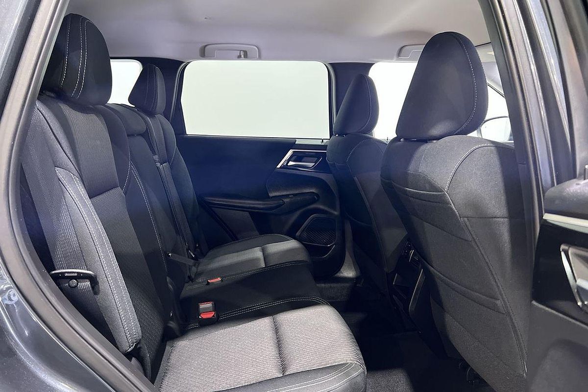 2024 Mitsubishi Outlander LS ZM