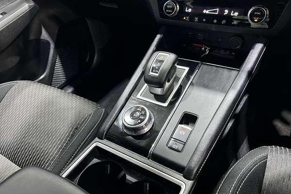 2024 Mitsubishi Outlander LS ZM