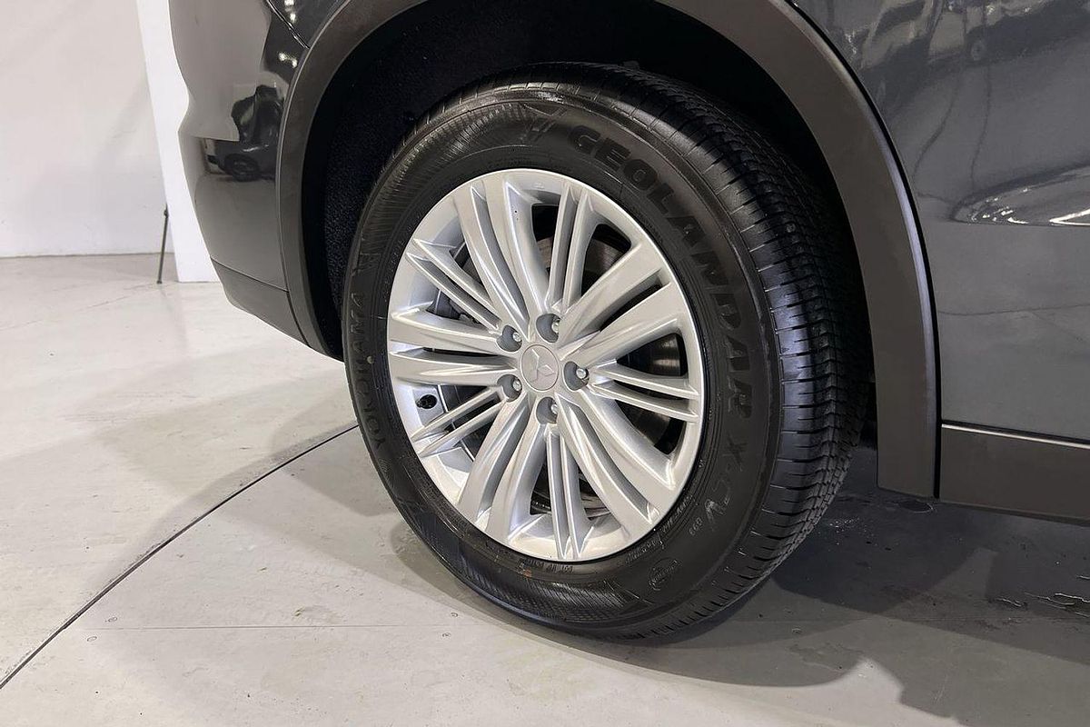 2024 Mitsubishi Outlander LS ZM