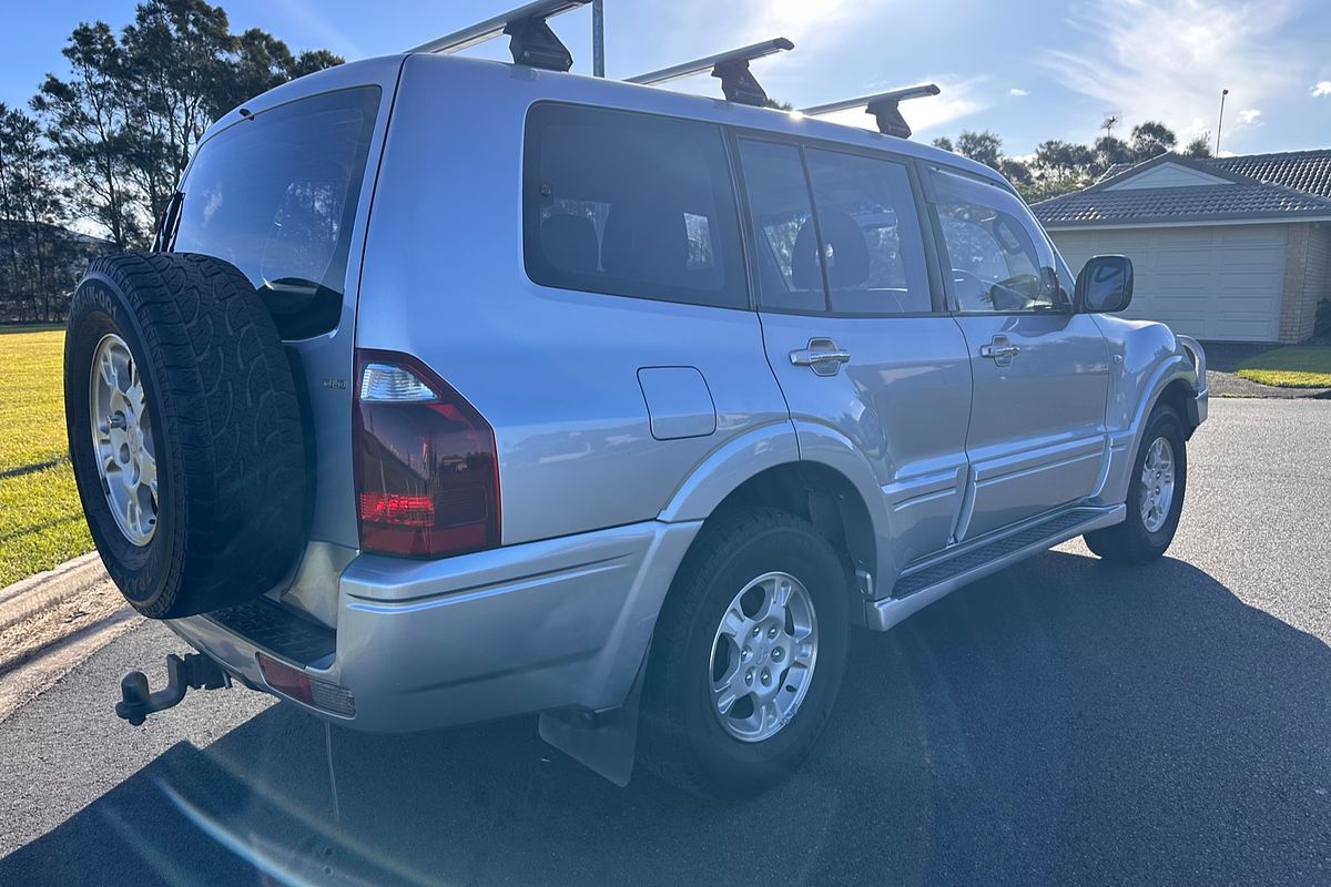 2004 Mitsubishi Pajero GLS NP