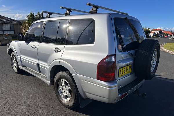 2004 Mitsubishi Pajero GLS NP
