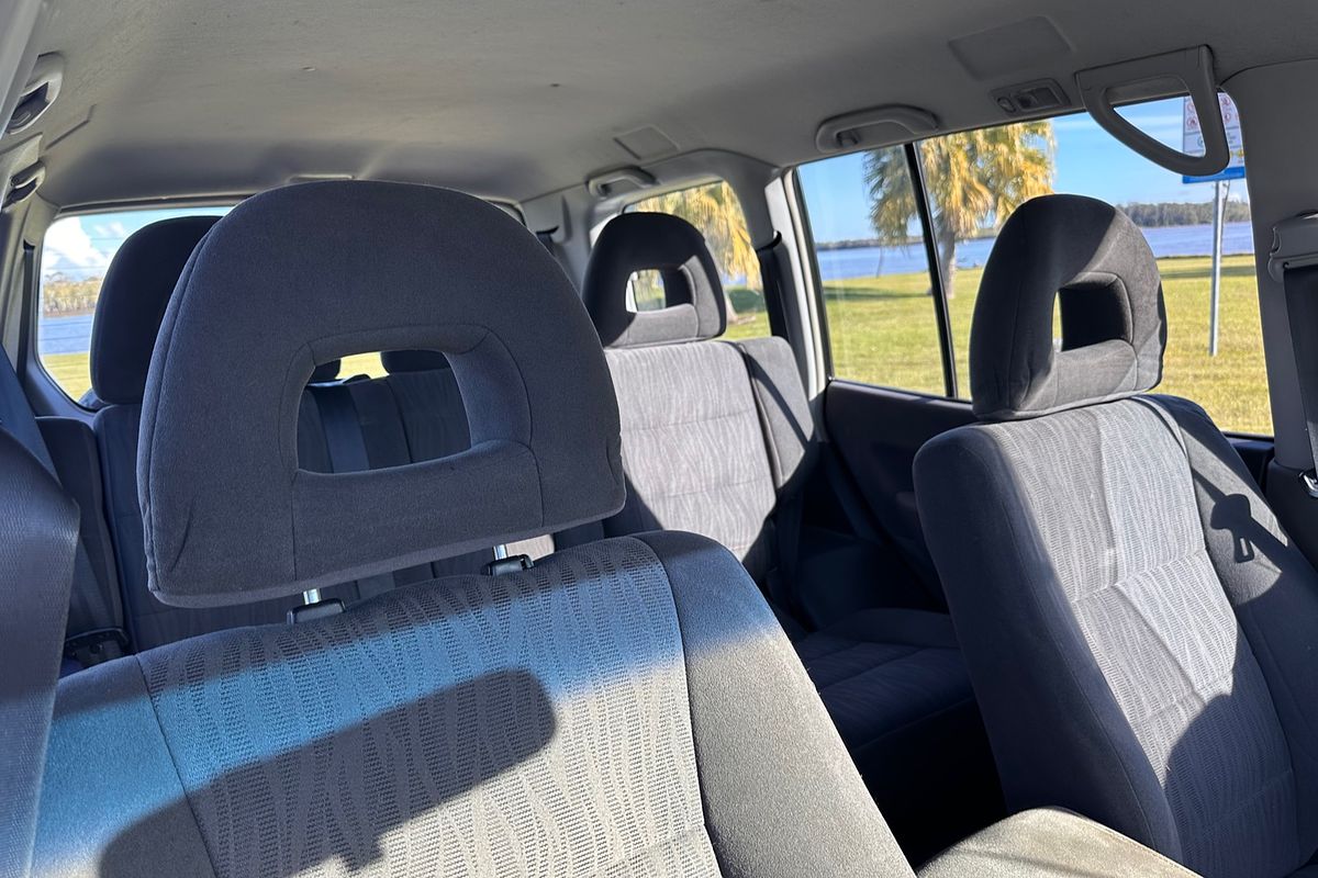 2004 Mitsubishi Pajero GLS NP