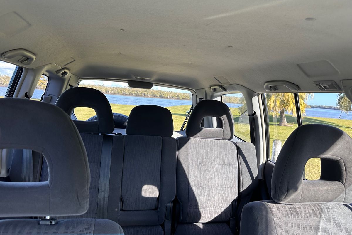 2004 Mitsubishi Pajero GLS NP