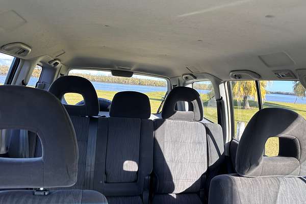 2004 Mitsubishi Pajero GLS NP