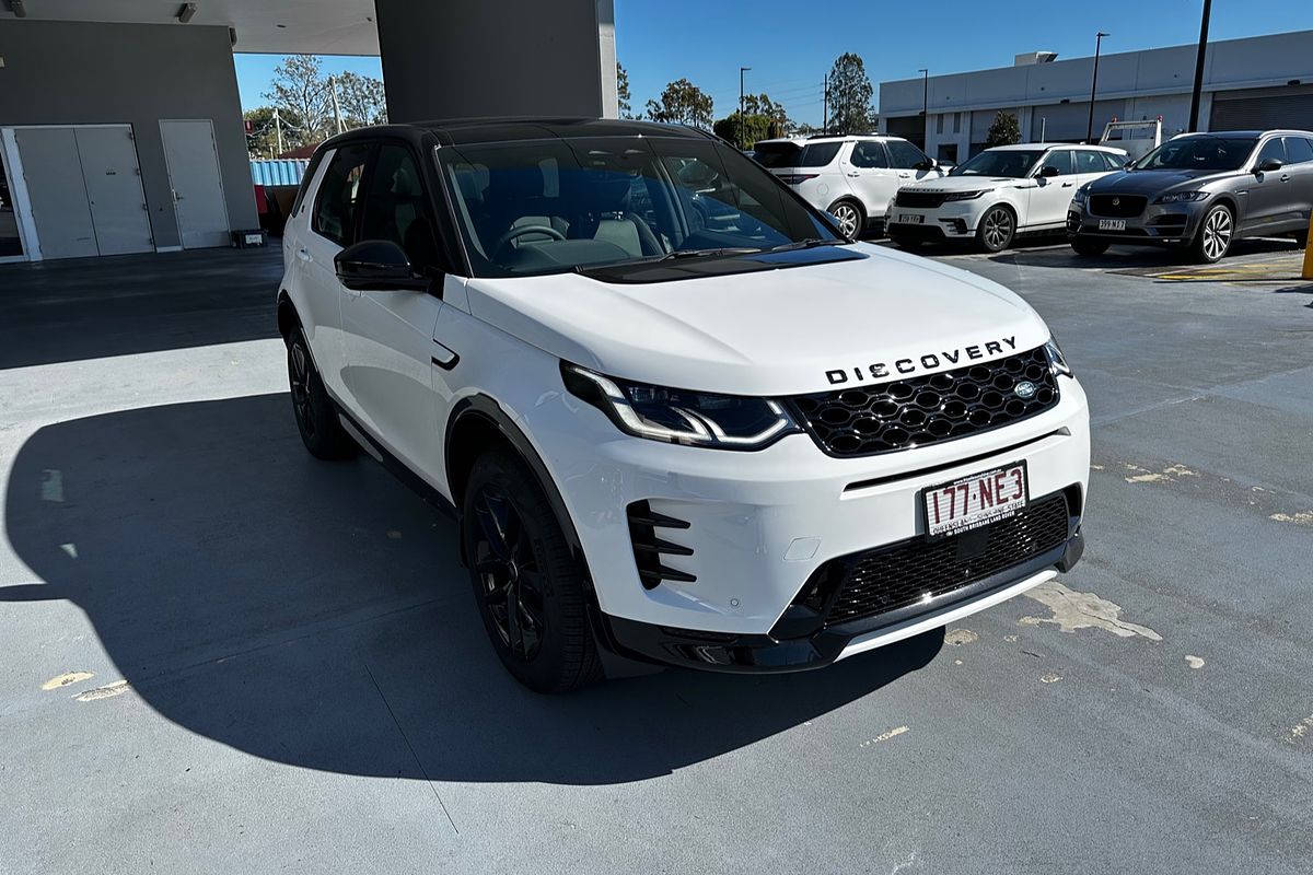 2025 Land Rover Discovery Sport P300e Dynamic SE L550