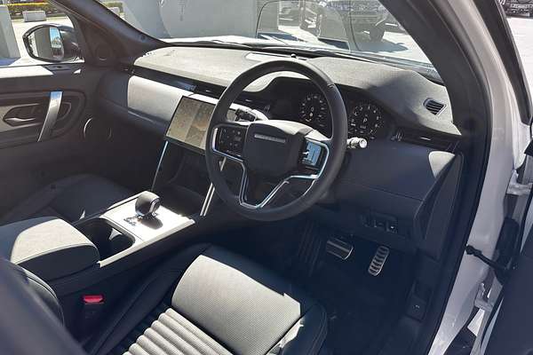 2025 Land Rover Discovery Sport P300e Dynamic SE L550