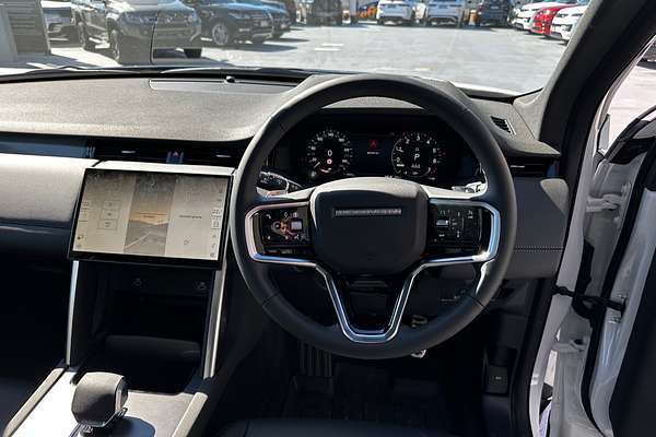 2025 Land Rover Discovery Sport P300e Dynamic SE L550
