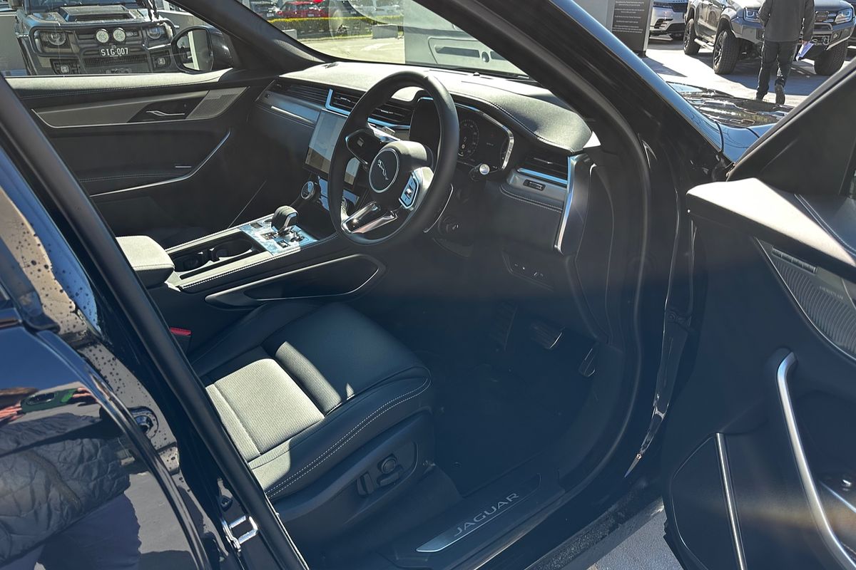 2025 Jaguar F-PACE PHEV P400e R-Dynamic SE 90th Anniversary Edition X761