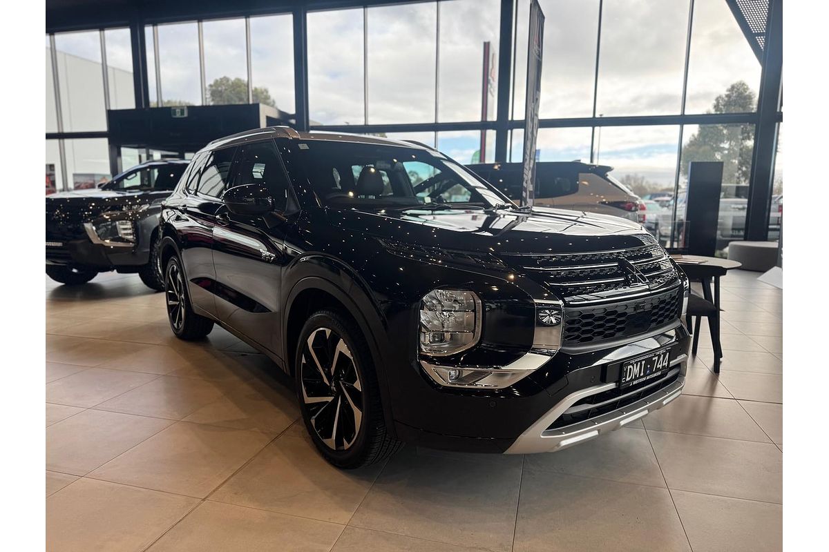 2025 Mitsubishi Outlander PHEV Exceed Tourer ZM