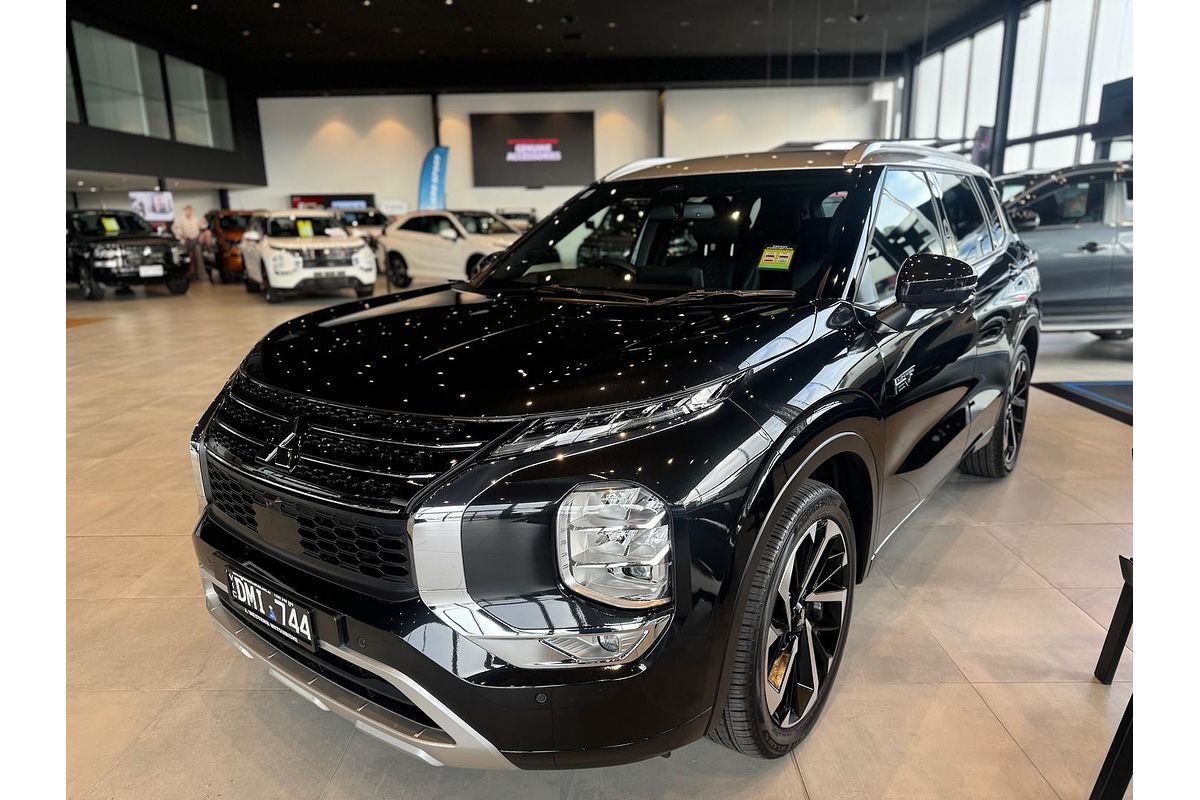 2025 Mitsubishi Outlander PHEV Exceed Tourer ZM