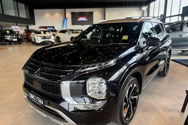 2025 Mitsubishi Outlander PHEV Exceed Tourer ZM