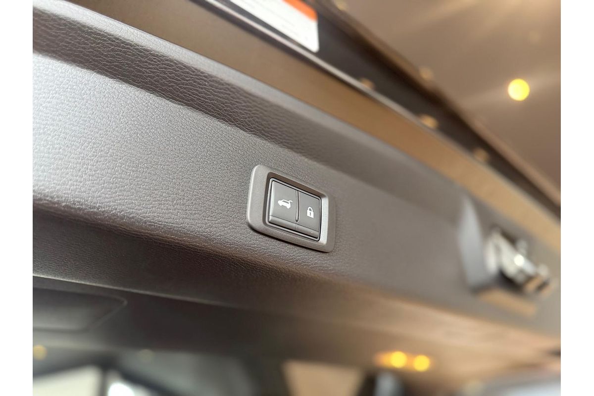 2025 Mitsubishi Outlander PHEV Exceed Tourer ZM