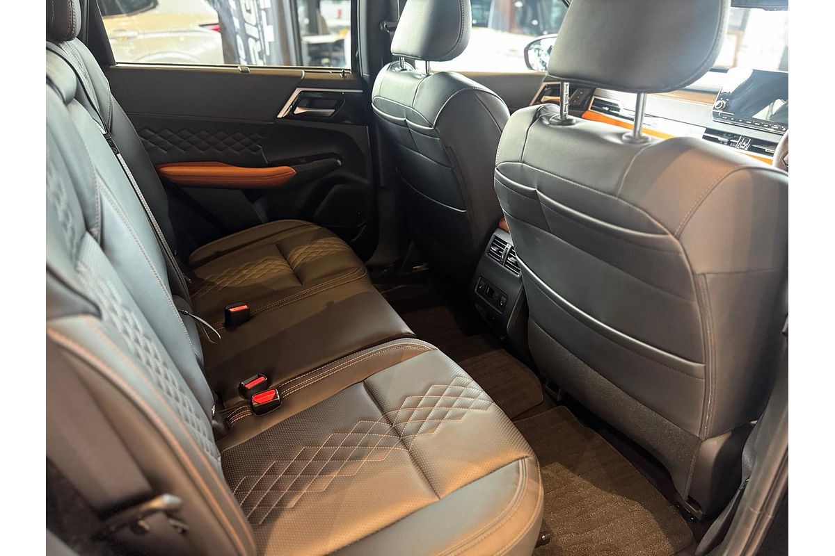 2025 Mitsubishi Outlander PHEV Exceed Tourer ZM