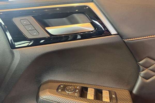 2025 Mitsubishi Outlander PHEV Exceed Tourer ZM