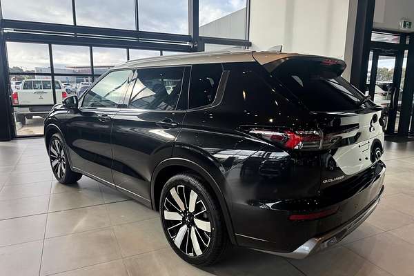 2025 Mitsubishi Outlander Exceed Tourer ZM