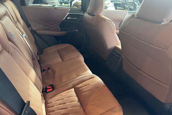 2025 Mitsubishi Outlander Exceed Tourer ZM