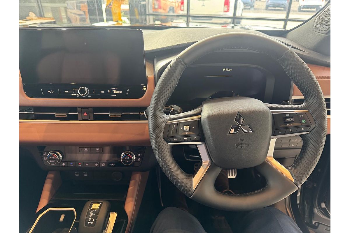 2025 Mitsubishi Outlander Exceed Tourer ZM