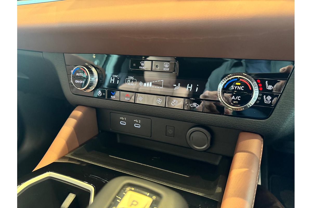 2025 Mitsubishi Outlander Exceed Tourer ZM