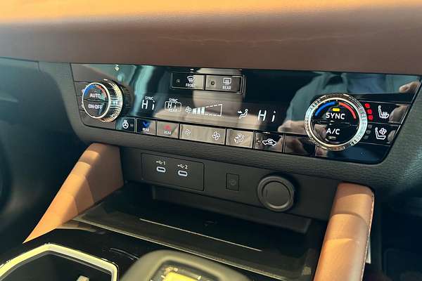 2025 Mitsubishi Outlander Exceed Tourer ZM