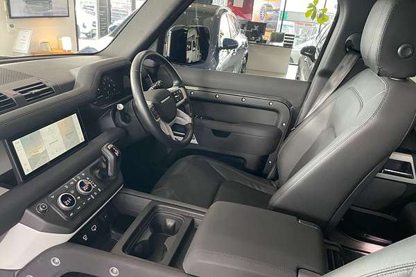 2022 Land Rover Defender 110 P400 SE L663