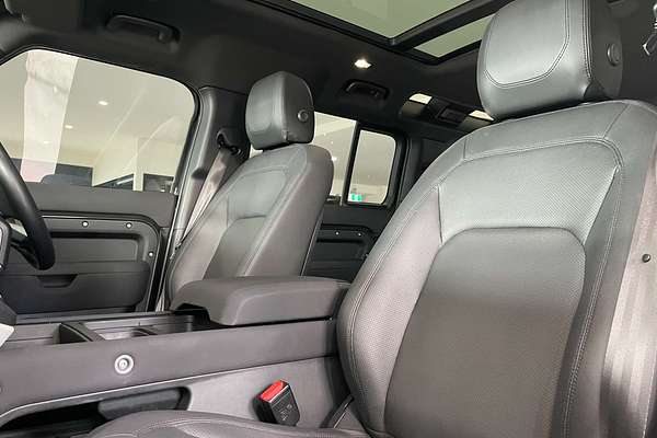 2022 Land Rover Defender 110 P400 SE L663