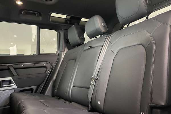 2022 Land Rover Defender 110 P400 SE L663