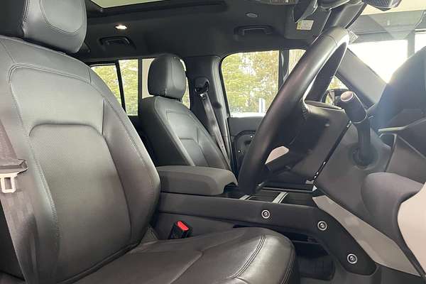 2022 Land Rover Defender 110 P400 SE L663