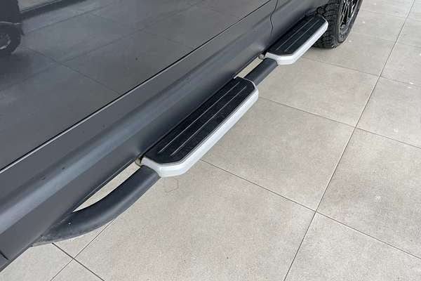 2022 Land Rover Defender 110 P400 SE L663