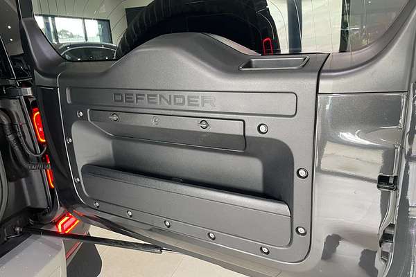2022 Land Rover Defender 110 P400 SE L663