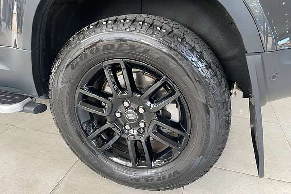 2022 Land Rover Defender 110 P400 SE L663