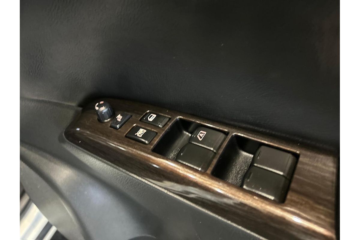 2010 Nissan Elgrand Highway Star TE52