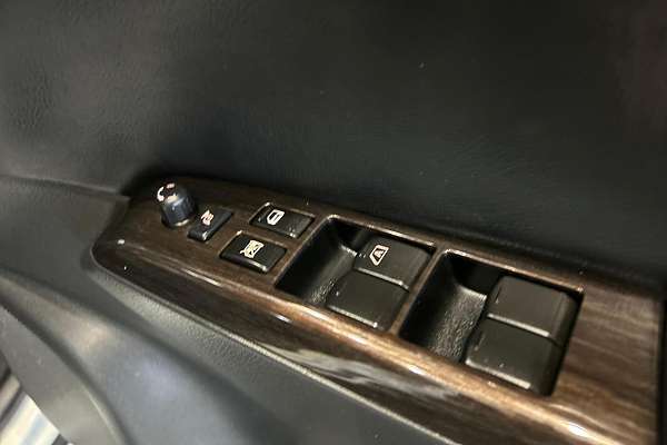 2010 Nissan Elgrand Highway Star TE52