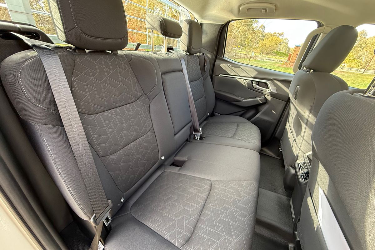 2025 Isuzu D-MAX LS-M 4X4