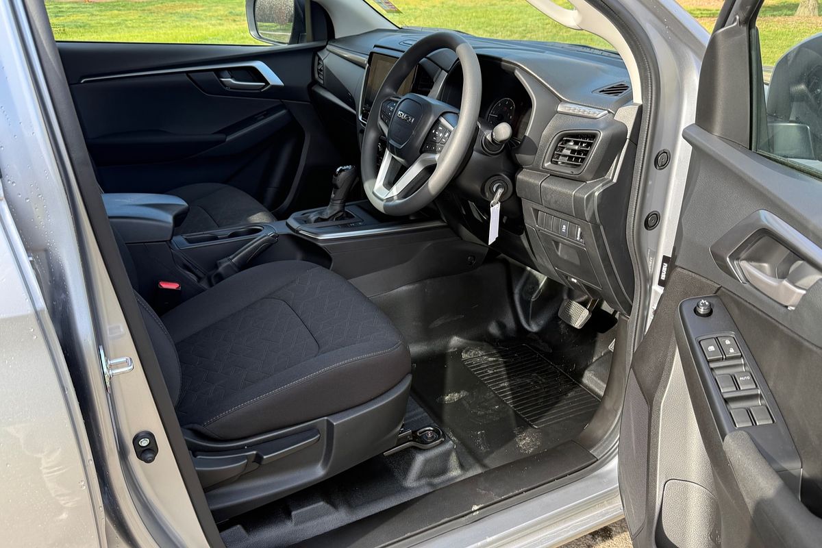 2025 Isuzu D-MAX LS-M 4X4