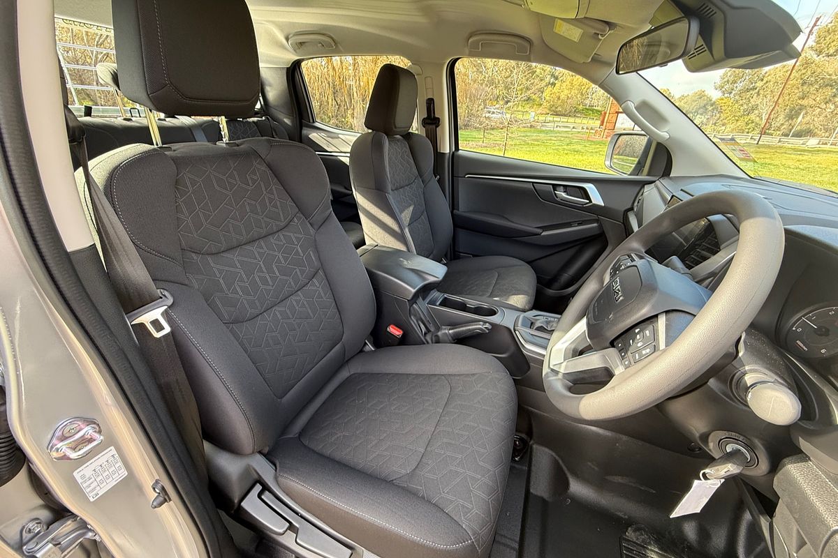 2025 Isuzu D-MAX LS-M 4X4