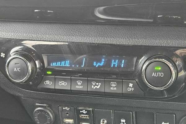 2017 Toyota Hilux SR5 GUN126R 4X4