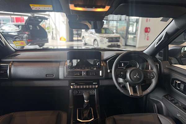 2025 Mitsubishi Triton GSR MV 4X4
